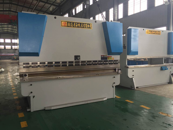 WC67Y-300t3200液壓闆料折(shé)彎機