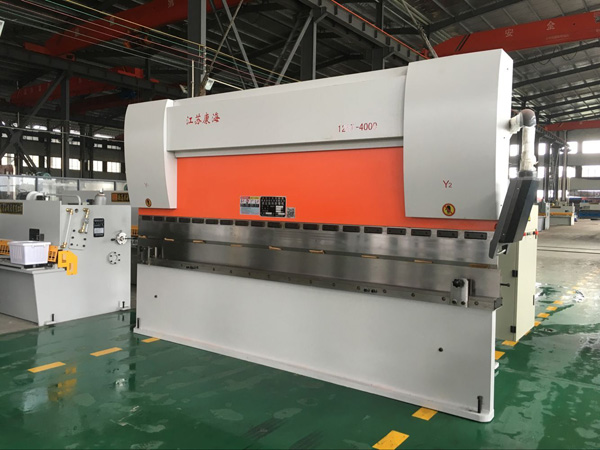 不鏽(xiù)鋼制品(pǐn)專用折(she)彎機