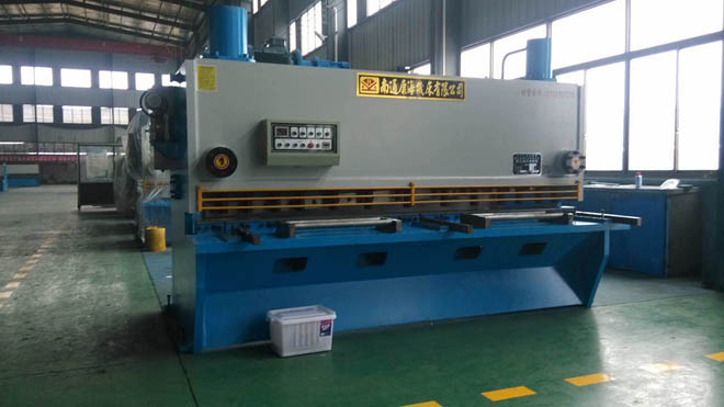 QC11Y系列(lie)液壓閘(zha)式剪闆(pan)機