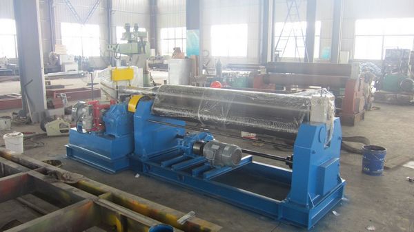 W12-15×2000機械對(dui)稱式卷(juàn)闆機
